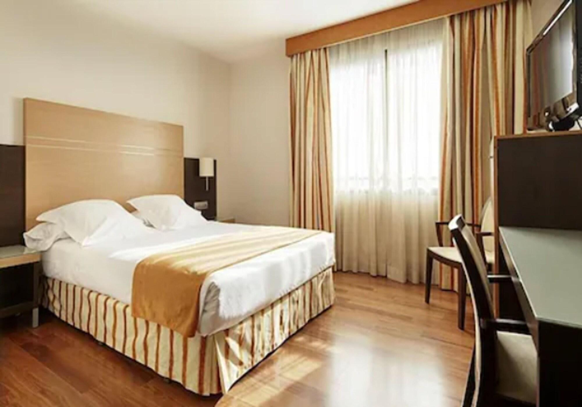 Hotel Blanca De Navarra Памплона Экстерьер фото